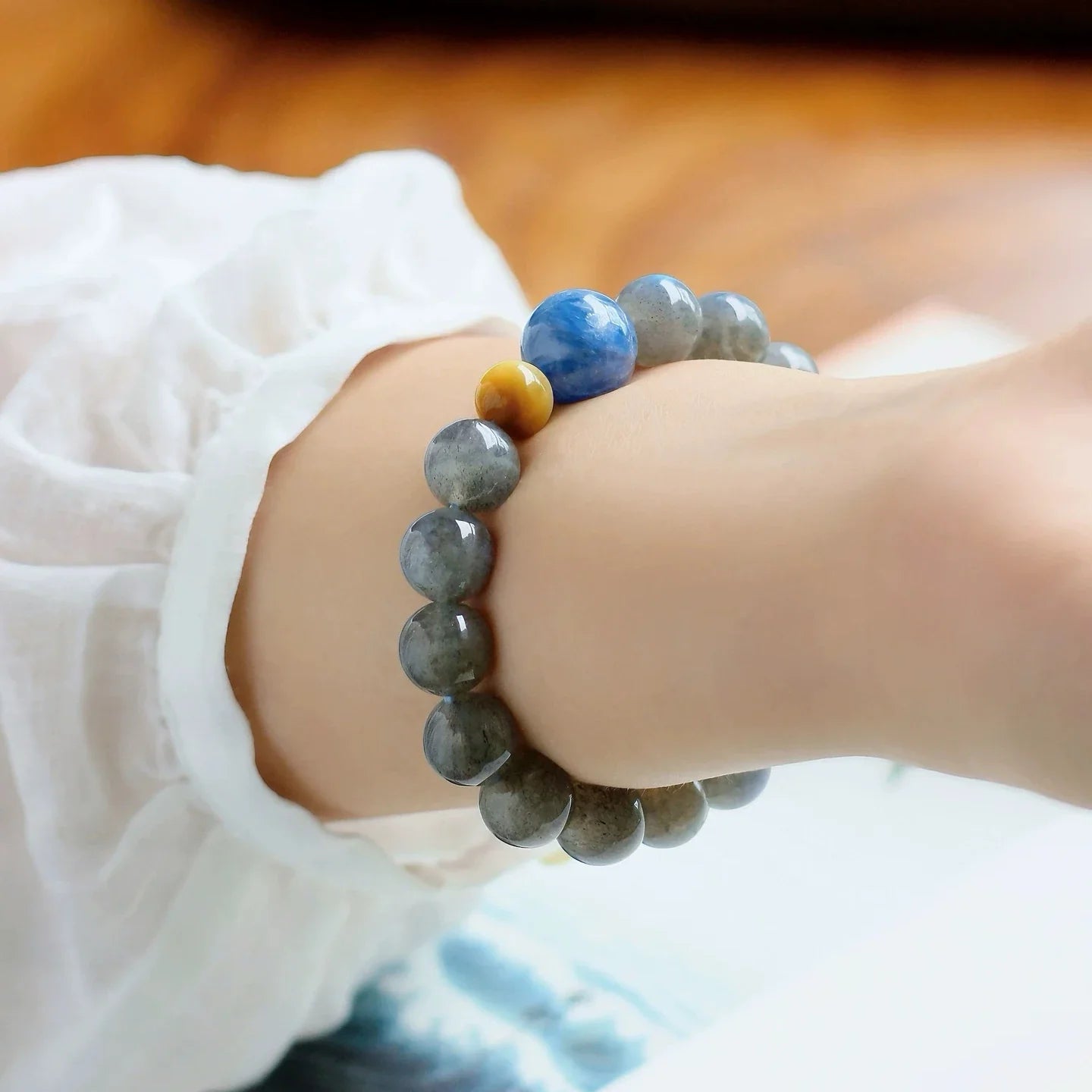 Grey Moonstone & Blue Kyanite Bracelet – Calm, Insight & Spiritual Balance